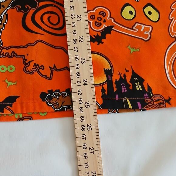 Scooby-Doo Scrub Top Women M Orange Halloween Holiday Medical Uniform Nursing - Picture 11 of 13